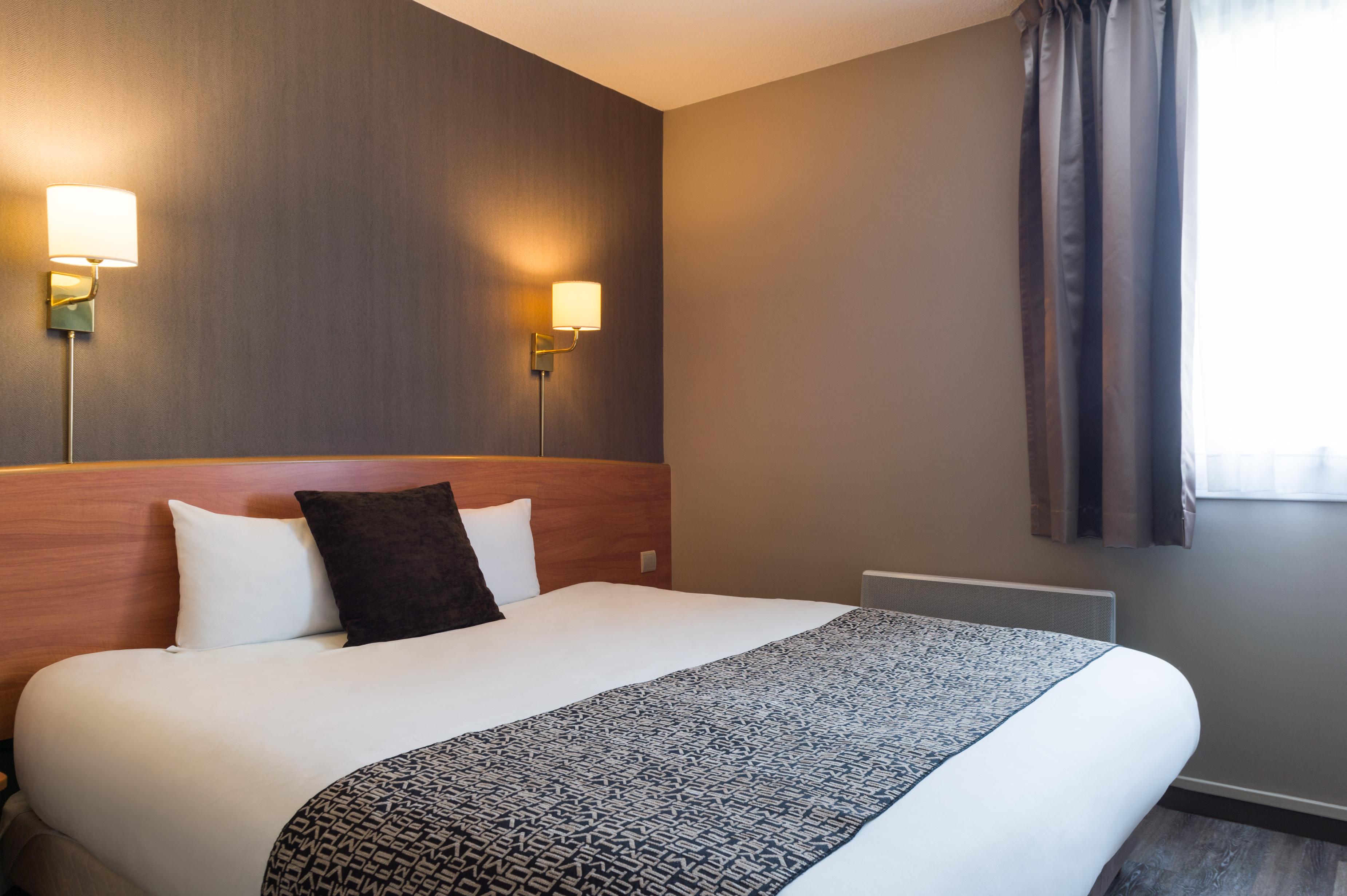 The Originals City, Hotel La Terrasse, Tours Nord Exterior photo